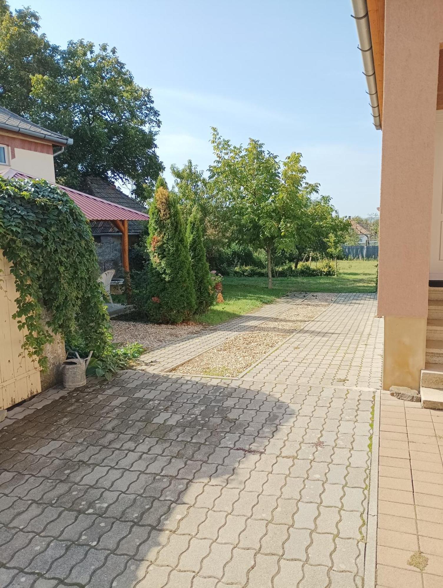 Bandi Vendeghaz Lägenhet Verpelét Exteriör bild