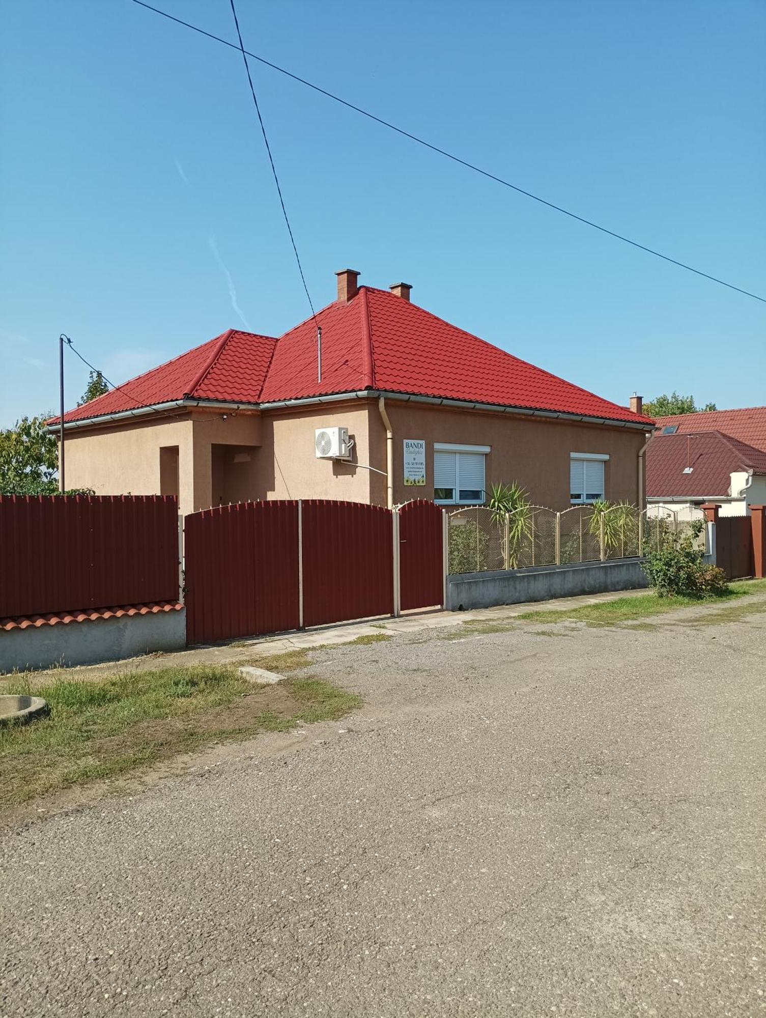 Bandi Vendeghaz Lägenhet Verpelét Exteriör bild