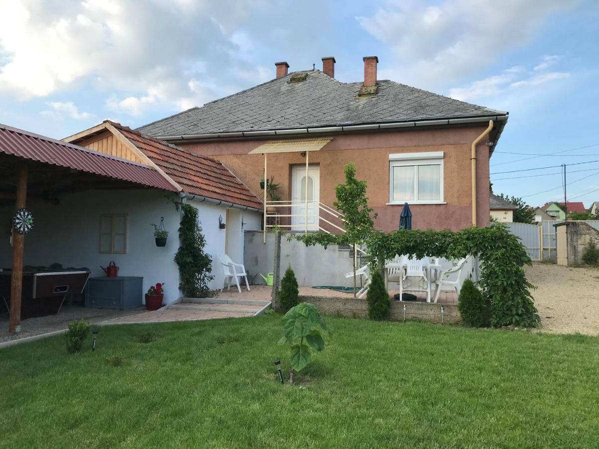 Bandi Vendeghaz Lägenhet Verpelét Exteriör bild